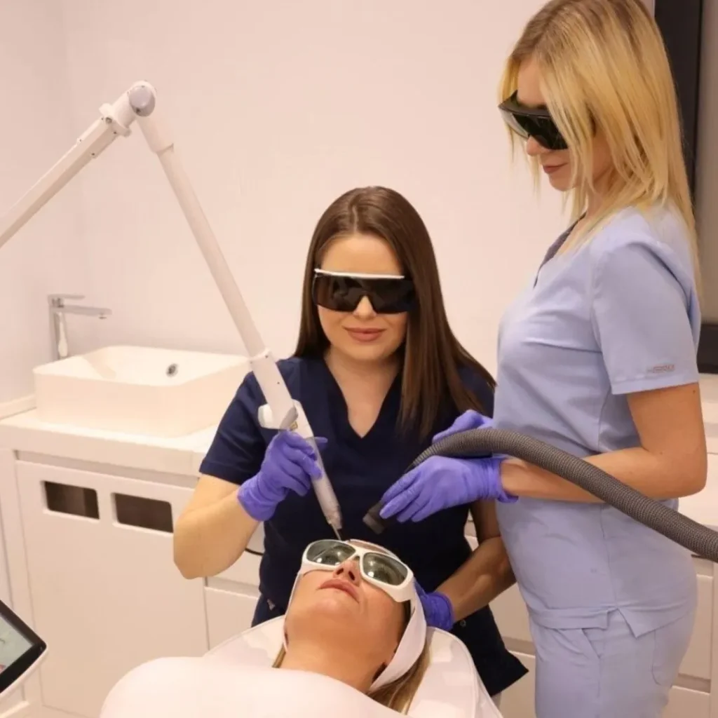 Laserski lifting lica 4D Combo laser u poliklinici Diva